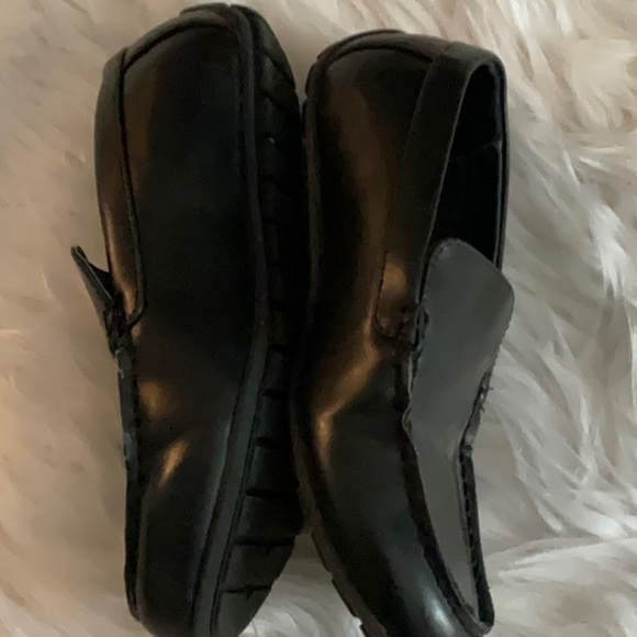 Crown & Ivy Black Leather Slip-On Loafers - Picture 3 of 7